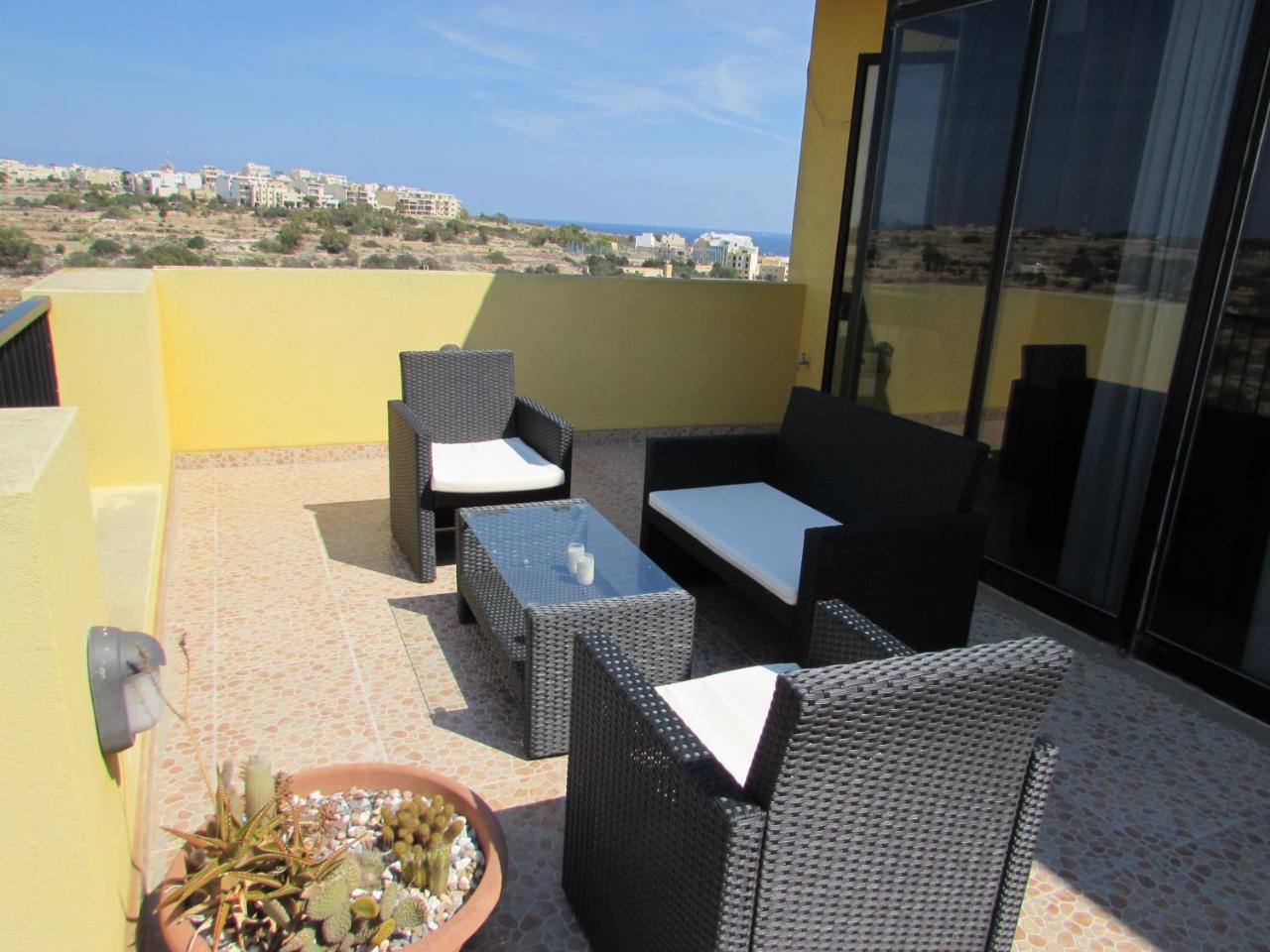 Ferienwohnung Panoramic Penthouse In Marsascala Which Enjoys Sea And Country Views Marsaskala Exterior foto