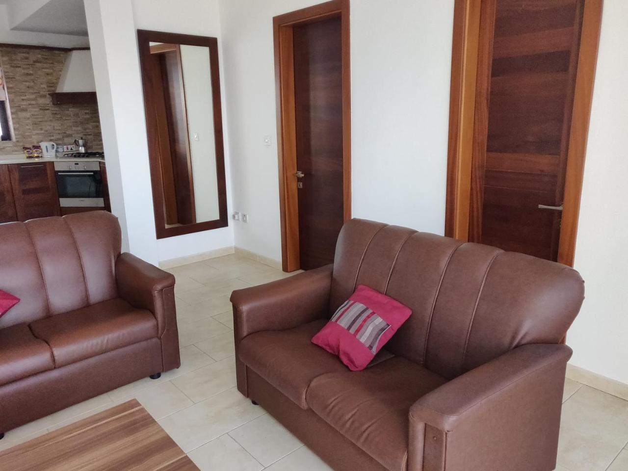 Ferienwohnung Panoramic Penthouse In Marsascala Which Enjoys Sea And Country Views Marsaskala Exterior foto