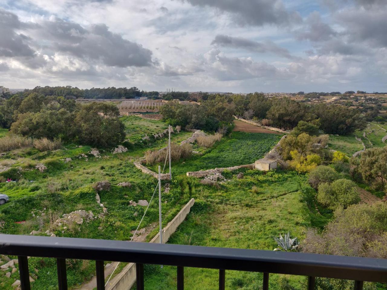 Ferienwohnung Panoramic Penthouse In Marsascala Which Enjoys Sea And Country Views Marsaskala Exterior foto