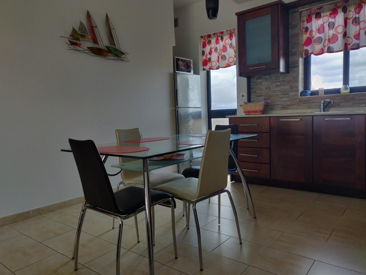 Ferienwohnung Panoramic Penthouse In Marsascala Which Enjoys Sea And Country Views Marsaskala Exterior foto