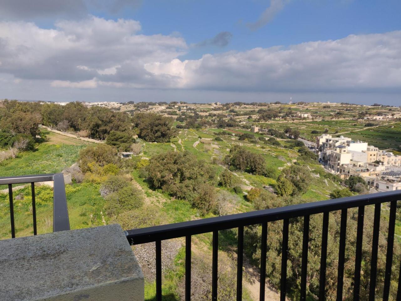 Ferienwohnung Panoramic Penthouse In Marsascala Which Enjoys Sea And Country Views Marsaskala Exterior foto